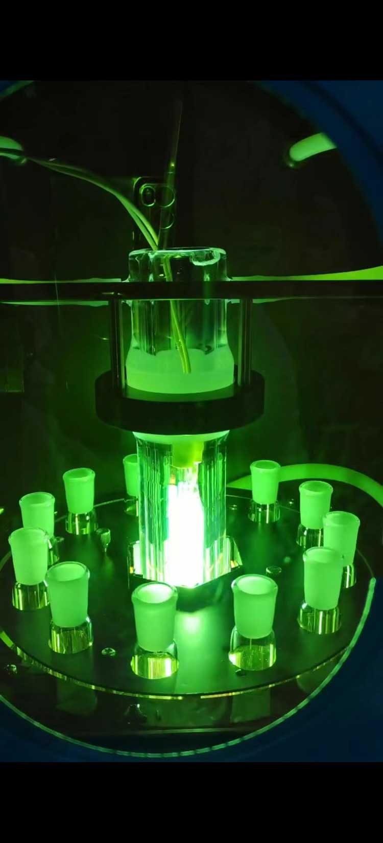 光化學反應儀(多位平行控溫型) 光化學反應儀(多位平行控溫型)