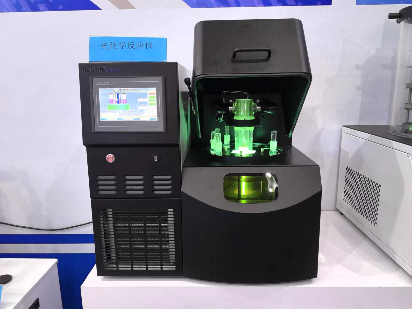 光化學反應(yīng)儀(能量顯示控溫) 光化學反應(yīng)儀(能量顯示控溫)